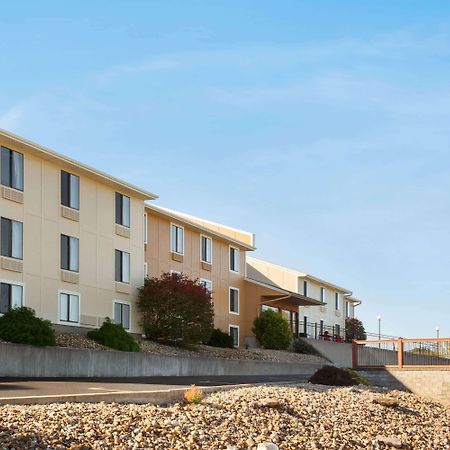 Super 8 By Wyndham Hannibal Exterior foto